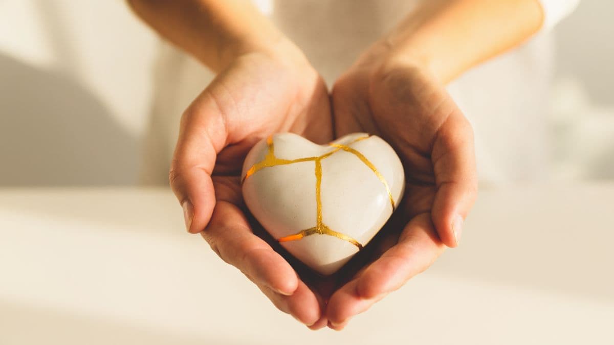 How to Apologize Sincerely: The 5-Step Framework That Actually Repairs Relationships