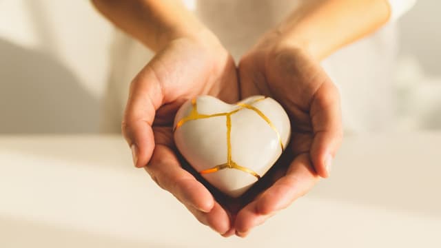 How to Apologize Sincerely: The 5-Step Framework That Actually Repairs Relationships