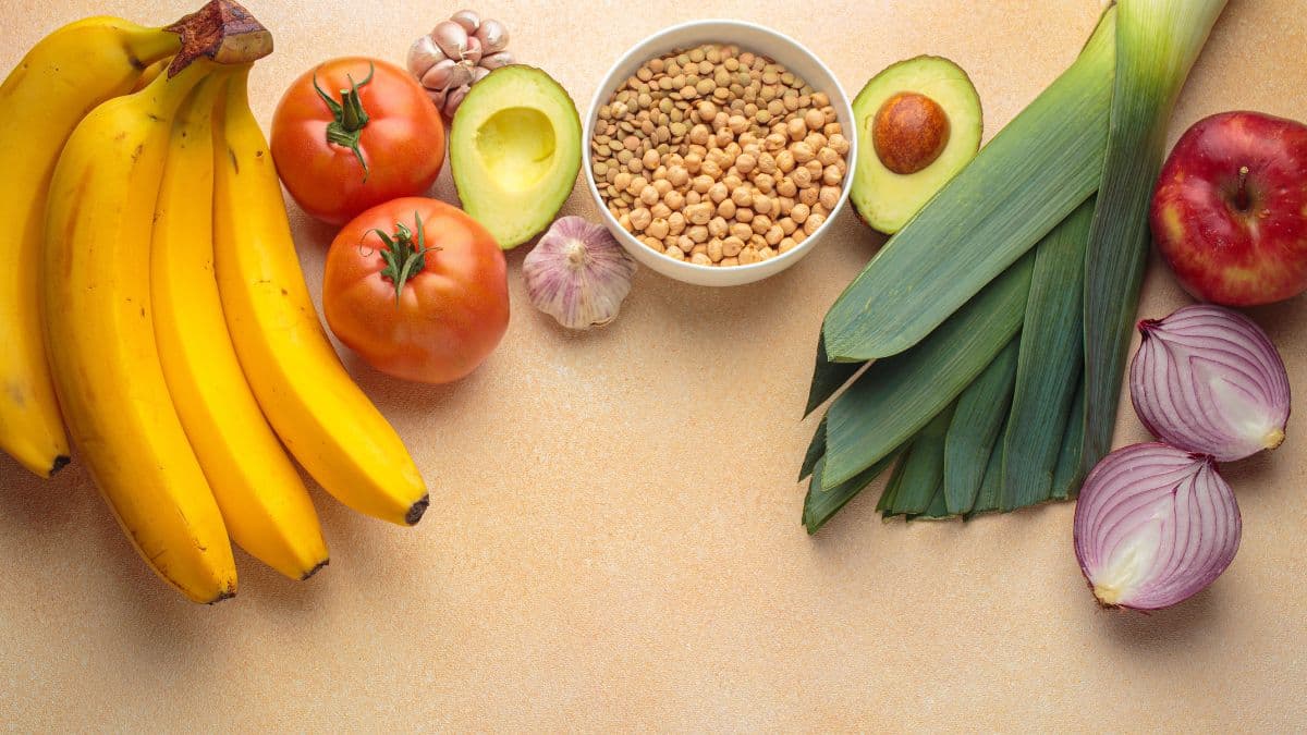 20 Prebiotic Foods Your Gut Bacteria Are Begging For (And, How to Eat More of Them)